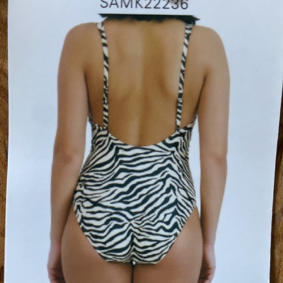 SOCIAL STANDARD BY SANCTUARY ANIMAL PRINT ONE PIECE BATHING SUIT SWIM LARGE NEW - Picture 3 of 11
